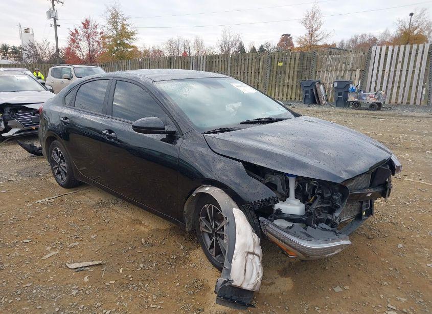 2023 Kia Forte LXS (VIN 3KPF24AD5PE599430) main photo