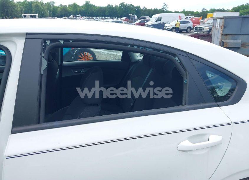 Photo 6 of 2023 Kia Forte LX (VIN 3KPF24AD5PE677916)