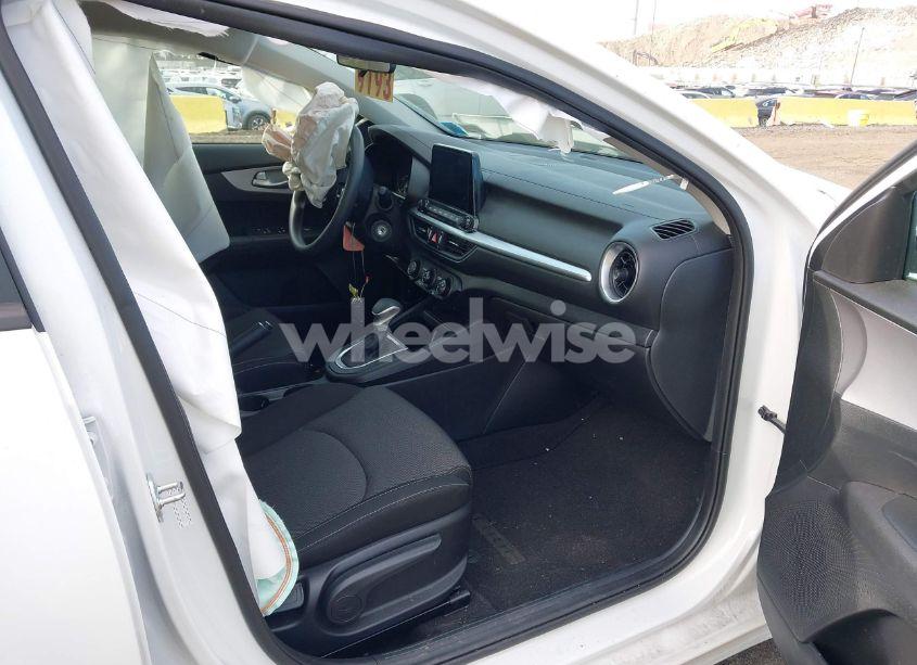 Photo 5 of 2023 Kia Forte LXS (VIN 3KPF24AD5PE690620)