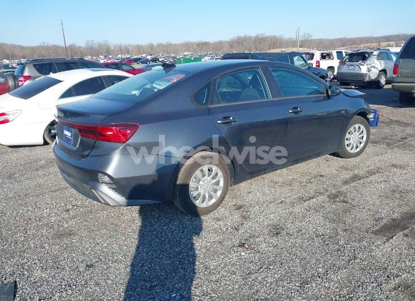 Photo 4 of 2024 Kia Forte LX (VIN 3KPF24AD5RE687834)