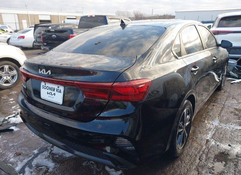 Photo 4 of 2024 Kia Forte LXS (VIN 3KPF24AD5RE697604)