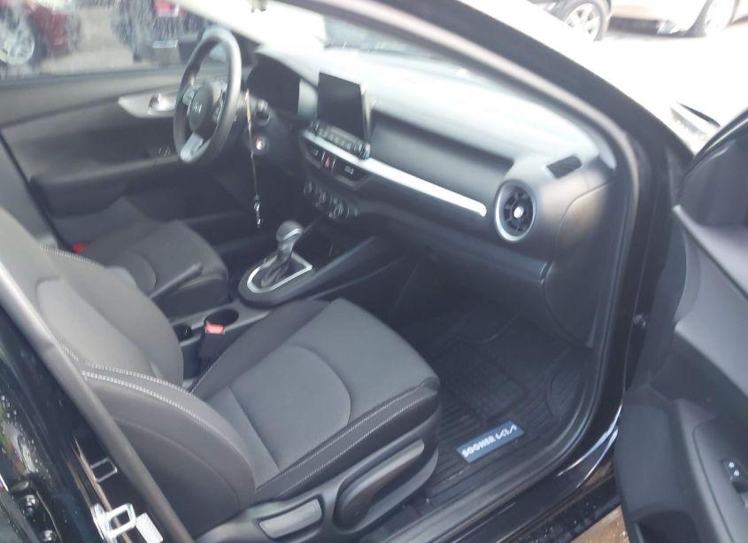 Photo 5 of 2024 Kia Forte LXS (VIN 3KPF24AD5RE697604)