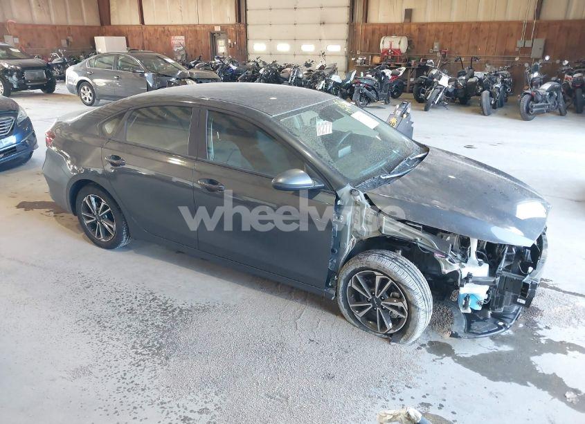 2024 Kia Forte LXS (VIN 3KPF24AD5RE706401) main photo