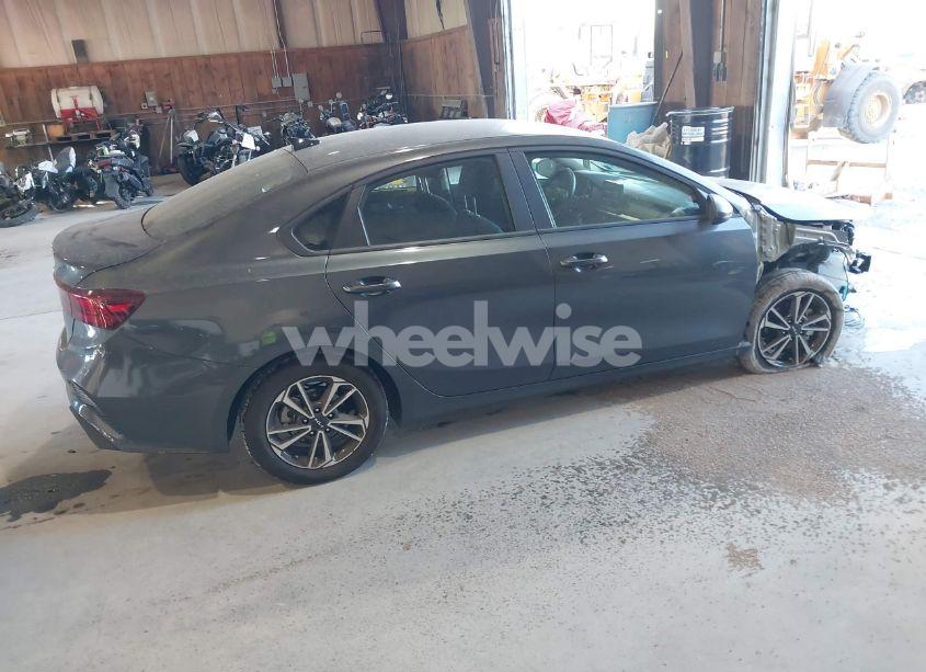 Photo 4 of 2024 Kia Forte LXS (VIN 3KPF24AD5RE706401)