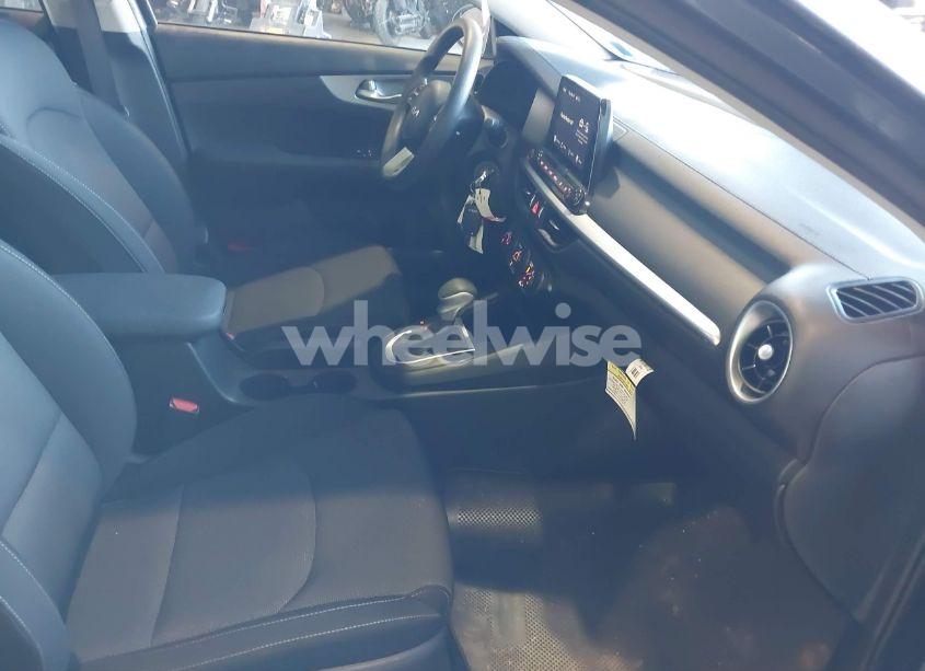 Photo 5 of 2024 Kia Forte LXS (VIN 3KPF24AD5RE706401)