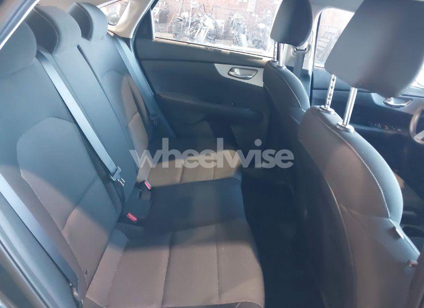 Photo 8 of 2024 Kia Forte LXS (VIN 3KPF24AD5RE706401)