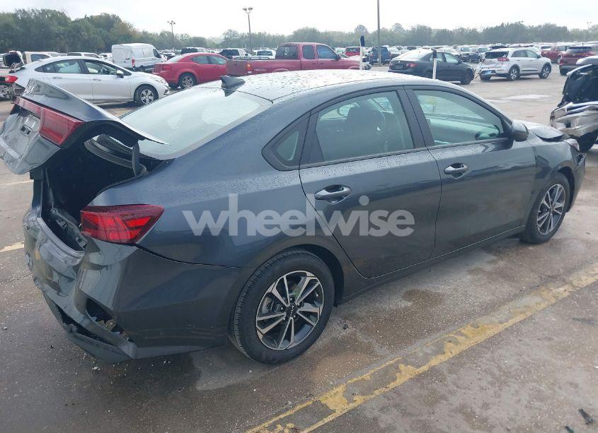 Photo 4 of 2024 Kia Forte LXS (VIN 3KPF24AD5RE720752)