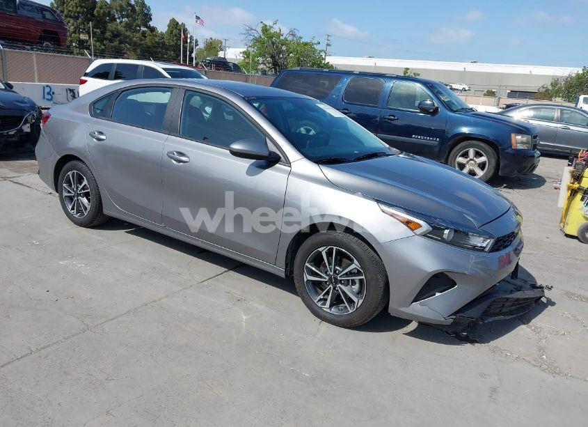 2024 Kia Forte LXS (VIN 3KPF24AD5RE759745) main photo