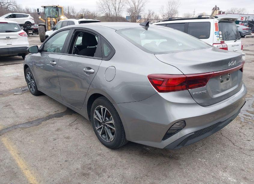 Photo 3 of 2024 Kia Forte LXS (VIN 3KPF24AD5RE768428)