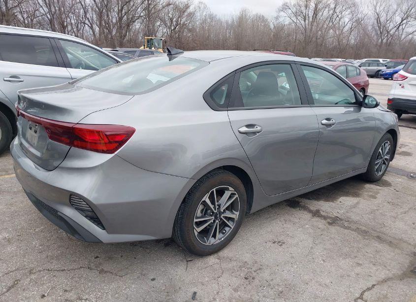 Photo 4 of 2024 Kia Forte LXS (VIN 3KPF24AD5RE768428)