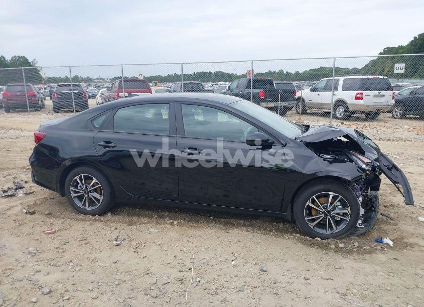 Photo 14 of 2024 Kia Forte LXS (VIN 3KPF24AD5RE781115)