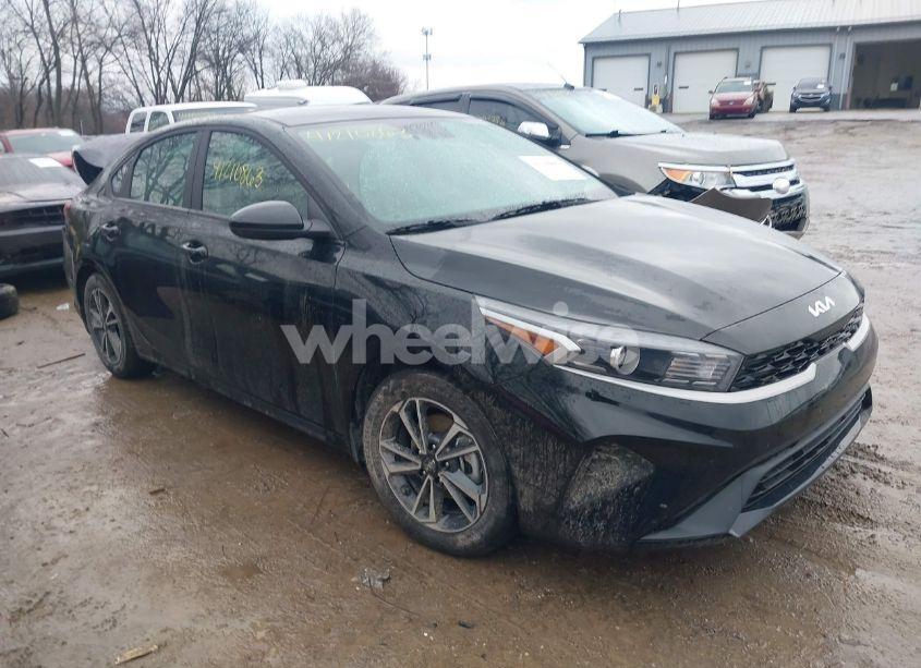 2024 Kia Forte LXS (VIN 3KPF24AD5RE783981) main photo