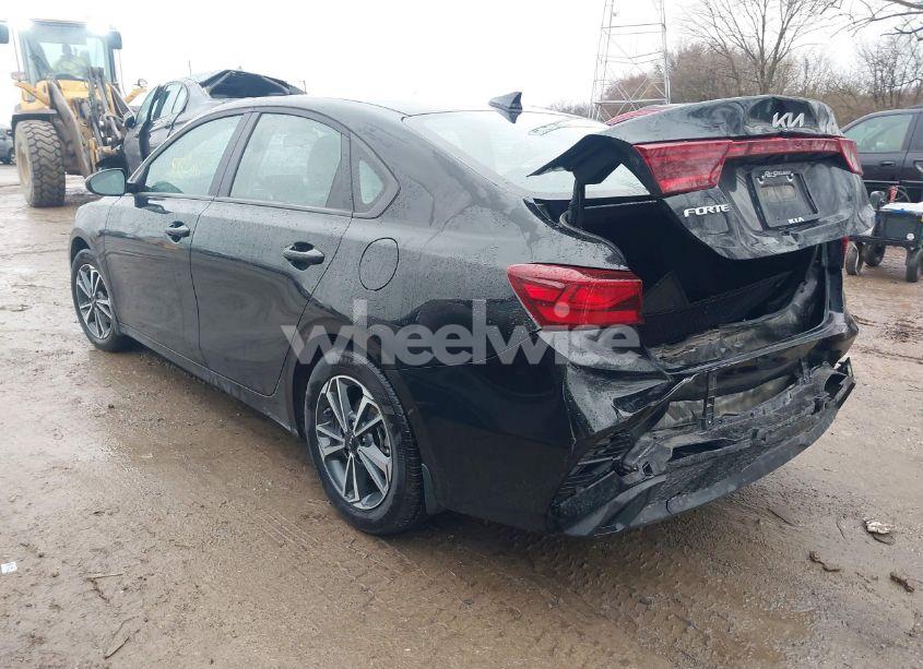 Photo 3 of 2024 Kia Forte LXS (VIN 3KPF24AD5RE783981)