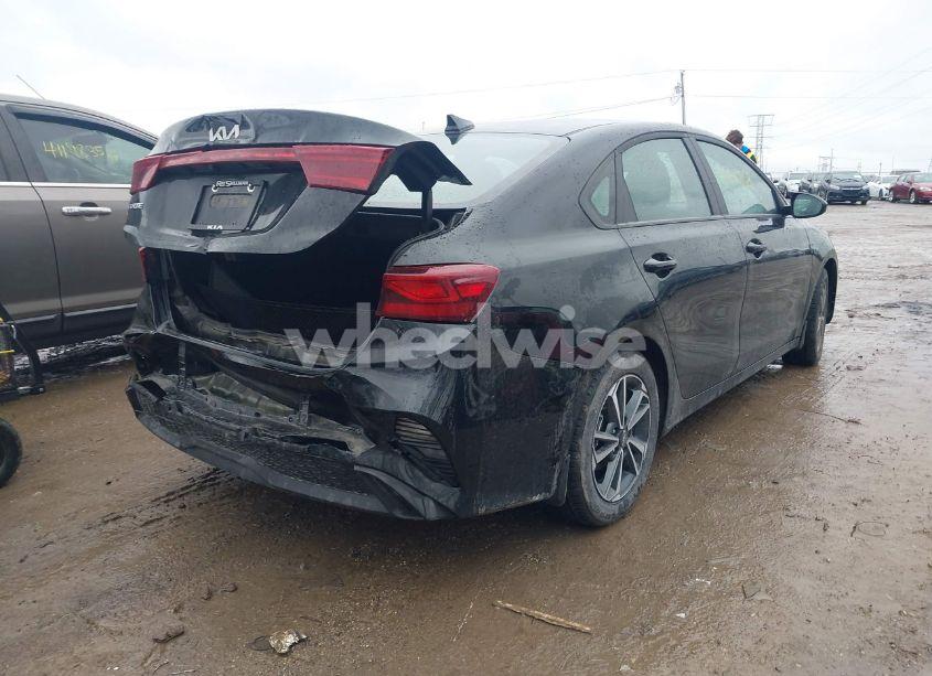 Photo 4 of 2024 Kia Forte LXS (VIN 3KPF24AD5RE783981)