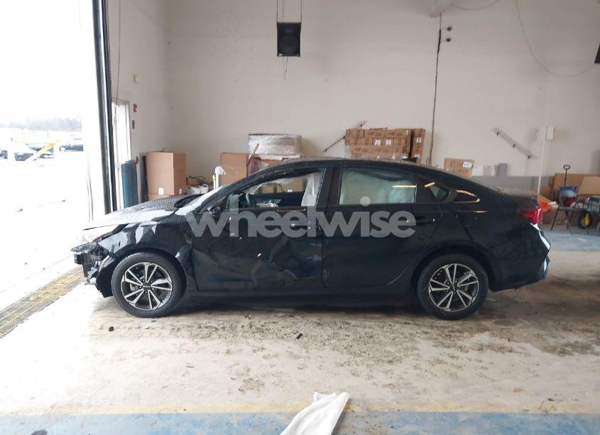 Photo 14 of 2024 Kia Forte LXS (VIN 3KPF24AD5RE805557)