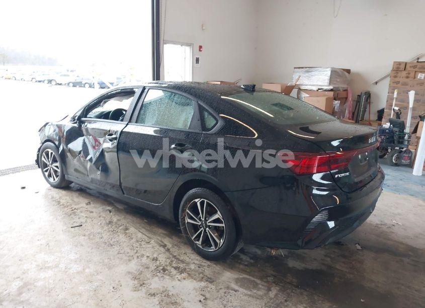Photo 3 of 2024 Kia Forte LXS (VIN 3KPF24AD5RE805557)