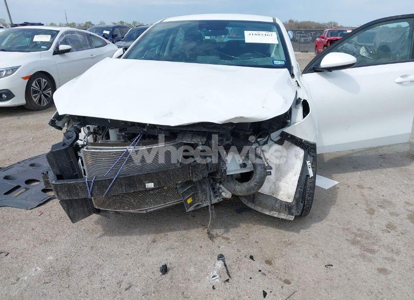 Photo 6 of 2024 Kia Forte LXS (VIN 3KPF24AD5RE812444)