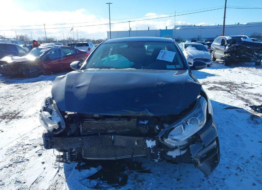 Photo 12 of 2019 Kia Forte LXS (VIN 3KPF24AD6KE006991)