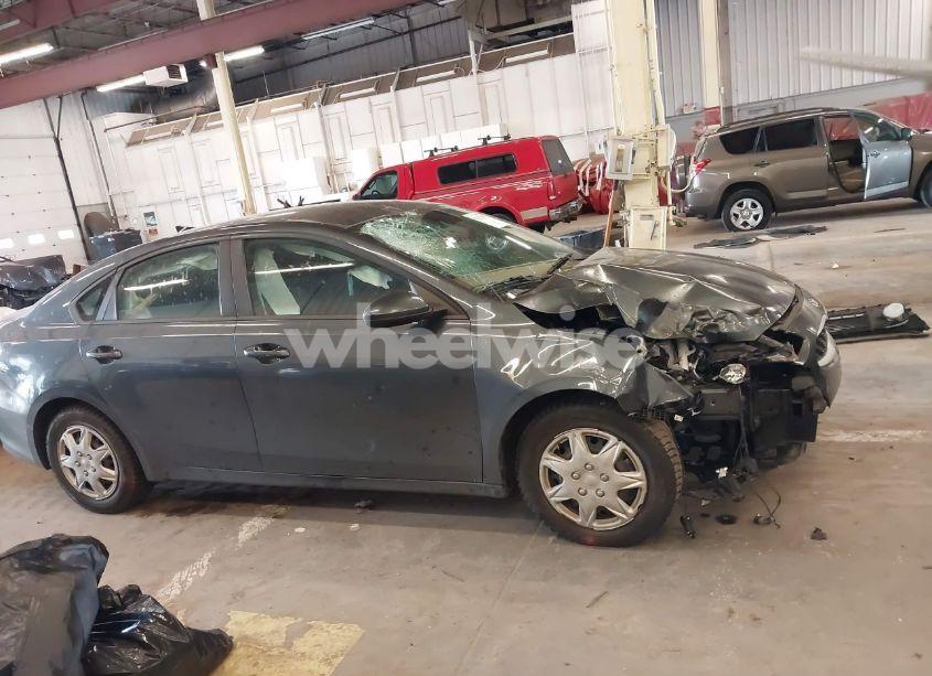 Photo 14 of 2019 Kia Forte FE (VIN 3KPF24AD6KE011642)