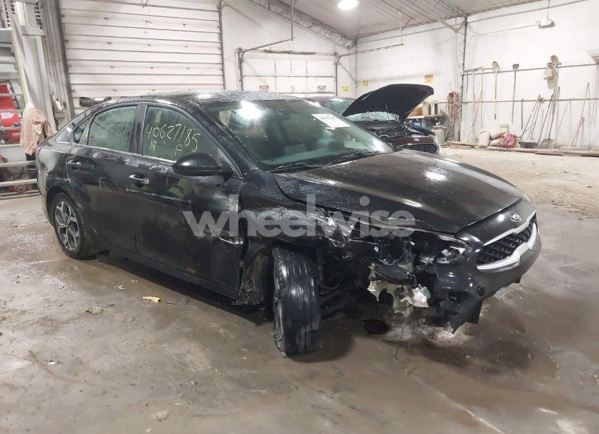 2019 Kia Forte LXS (VIN 3KPF24AD6KE023192) main photo