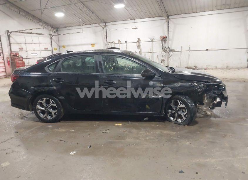 Photo 13 of 2019 Kia Forte LXS (VIN 3KPF24AD6KE023192)