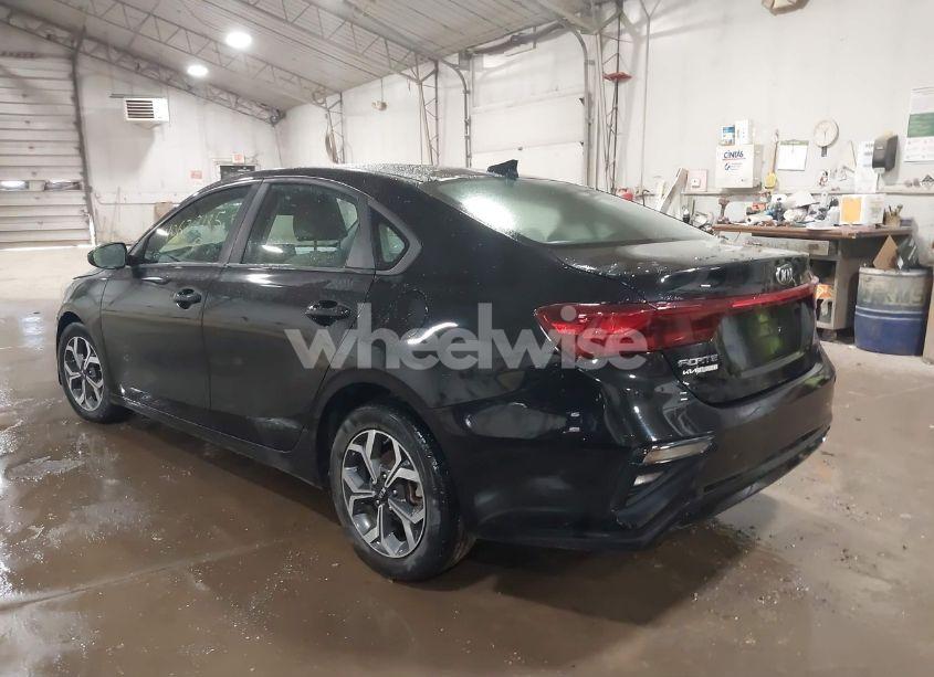 Photo 3 of 2019 Kia Forte LXS (VIN 3KPF24AD6KE023192)