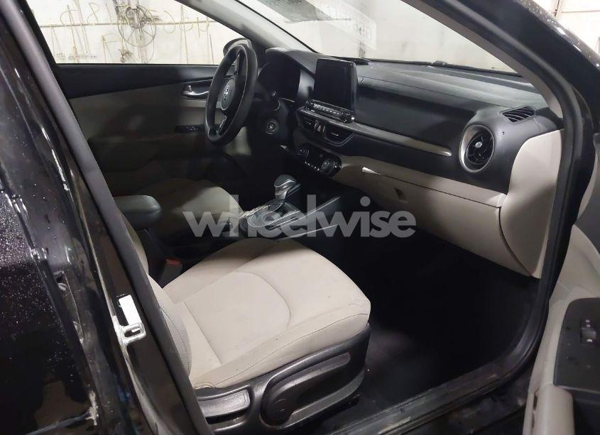 Photo 5 of 2019 Kia Forte LXS (VIN 3KPF24AD6KE023192)