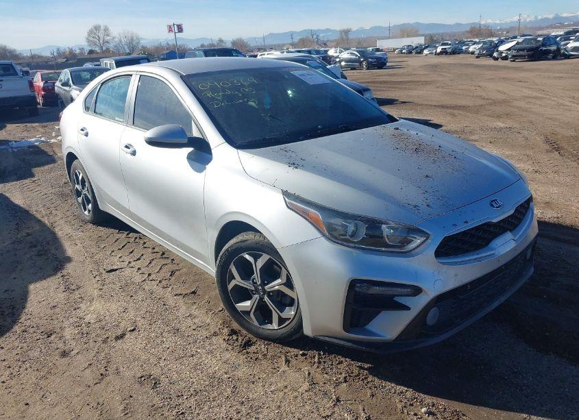2019 Kia Forte LXS (VIN 3KPF24AD6KE040364) main photo