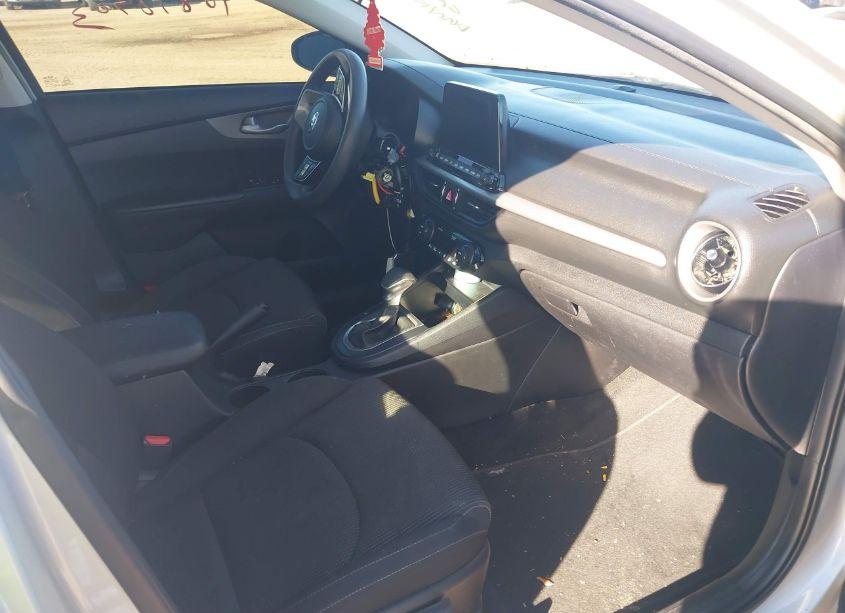 Photo 5 of 2019 Kia Forte LXS (VIN 3KPF24AD6KE040364)