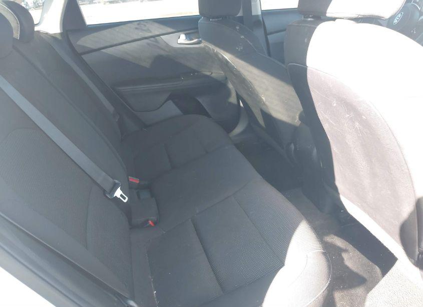 Photo 8 of 2019 Kia Forte LXS (VIN 3KPF24AD6KE040364)