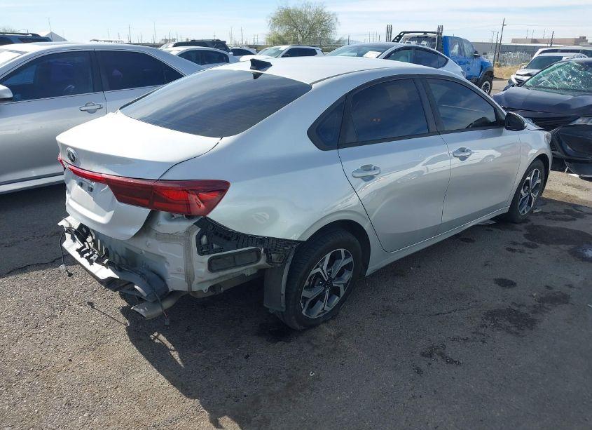 Photo 4 of 2019 Kia Forte LXS (VIN 3KPF24AD6KE040851)