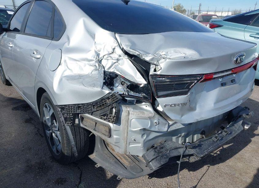 Photo 6 of 2019 Kia Forte LXS (VIN 3KPF24AD6KE040851)