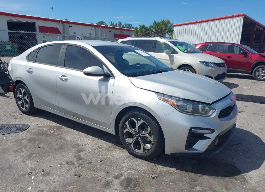 2019 Kia Forte LXS (VIN 3KPF24AD6KE041725) main photo