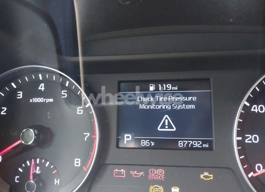 Photo 16 of 2019 Kia Forte LXS (VIN 3KPF24AD6KE041725)