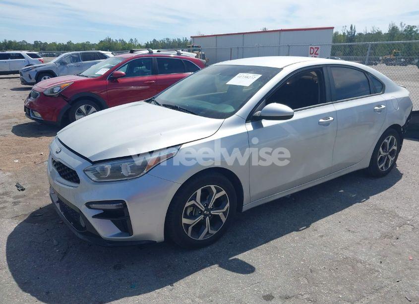 Photo 2 of 2019 Kia Forte LXS (VIN 3KPF24AD6KE041725)