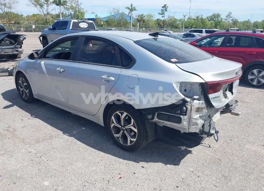 Photo 3 of 2019 Kia Forte LXS (VIN 3KPF24AD6KE041725)