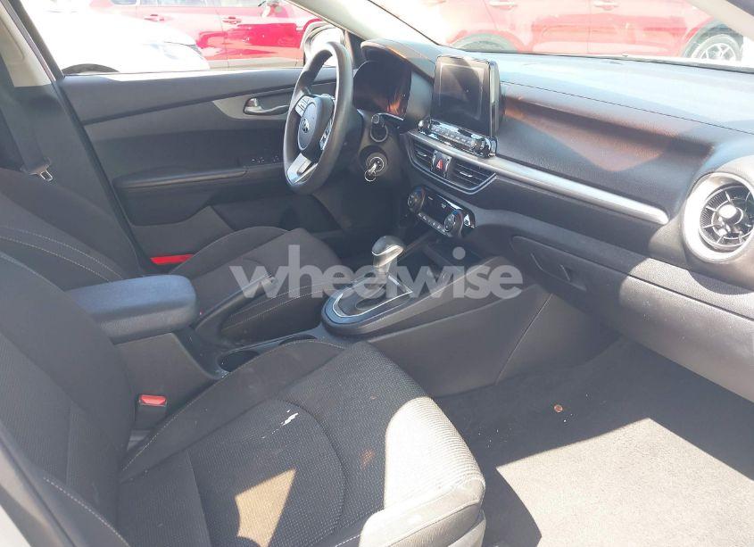 Photo 5 of 2019 Kia Forte LXS (VIN 3KPF24AD6KE041725)