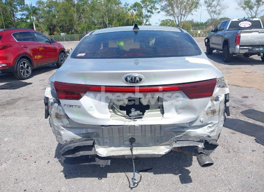 Photo 6 of 2019 Kia Forte LXS (VIN 3KPF24AD6KE041725)