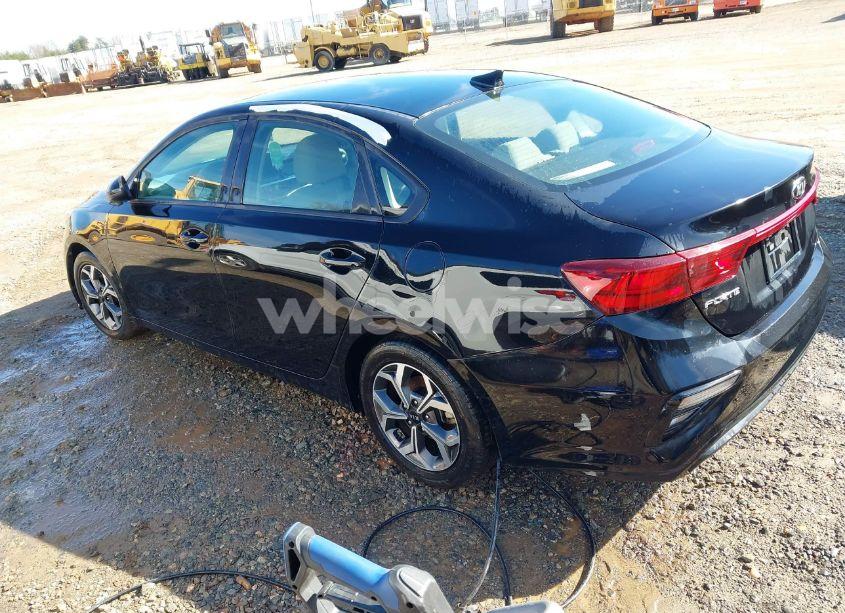Photo 3 of 2019 Kia Forte LXS (VIN 3KPF24AD6KE067628)