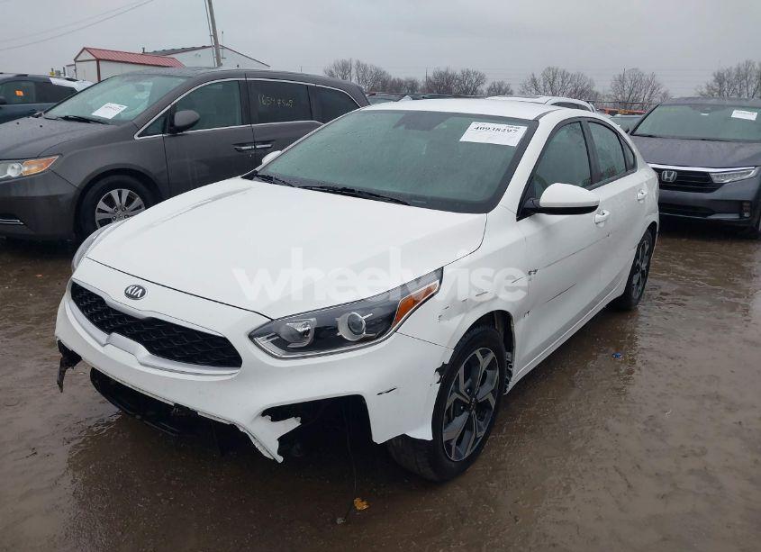 Photo 2 of 2019 Kia Forte LXS (VIN 3KPF24AD6KE072599)