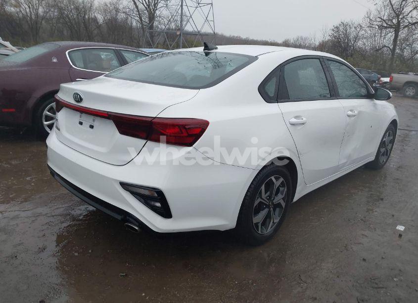 Photo 4 of 2019 Kia Forte LXS (VIN 3KPF24AD6KE072599)