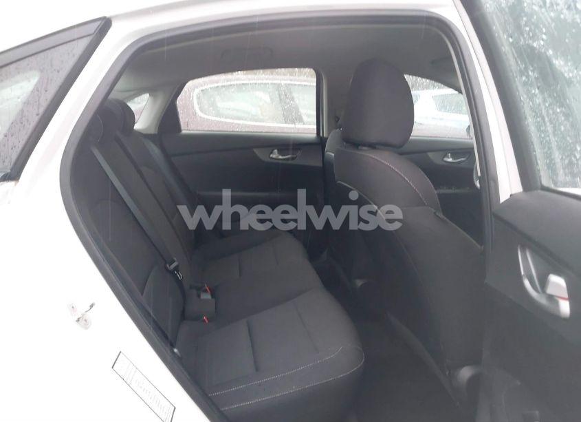 Photo 8 of 2019 Kia Forte LXS (VIN 3KPF24AD6KE072599)