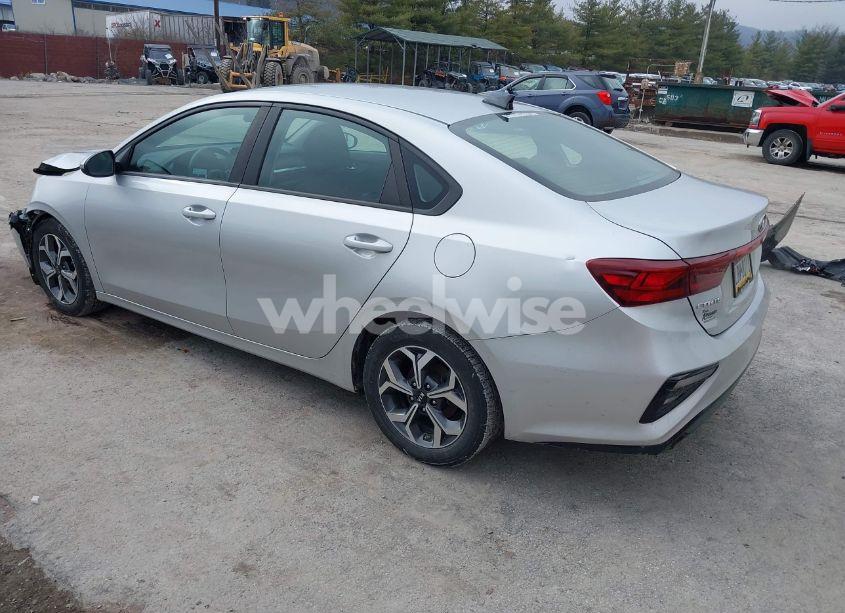 Photo 3 of 2019 Kia Forte LXS (VIN 3KPF24AD6KE083344)