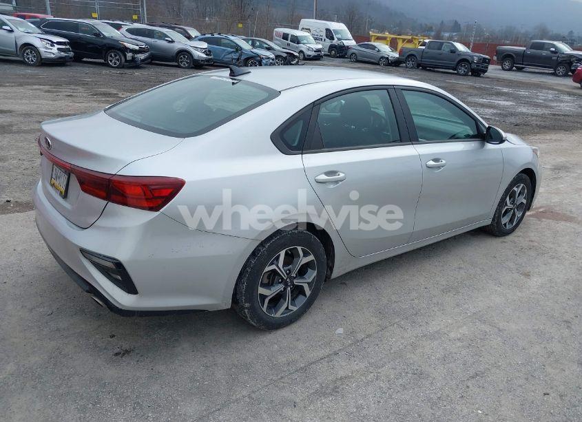 Photo 4 of 2019 Kia Forte LXS (VIN 3KPF24AD6KE083344)