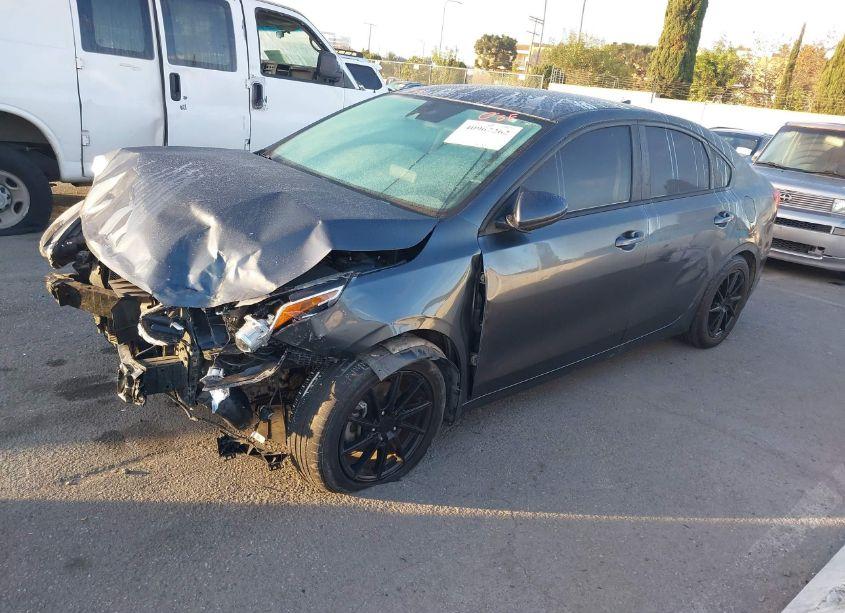 Photo 2 of 2019 Kia Forte LXS (VIN 3KPF24AD6KE083991)