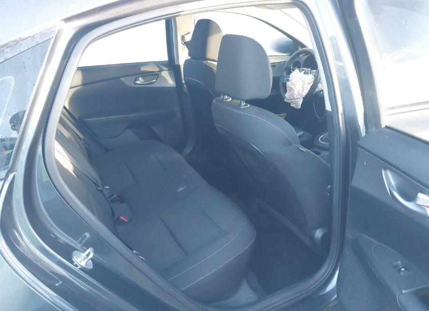 Photo 8 of 2019 Kia Forte LXS (VIN 3KPF24AD6KE083991)