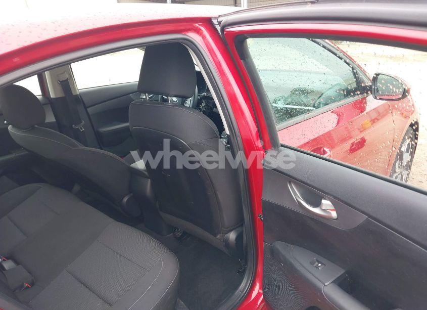 Photo 8 of 2019 Kia Forte LXS (VIN 3KPF24AD6KE084266)