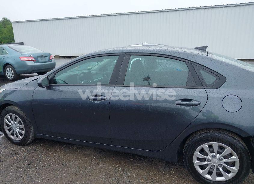 Photo 15 of 2019 Kia Forte FE (VIN 3KPF24AD6KE087975)