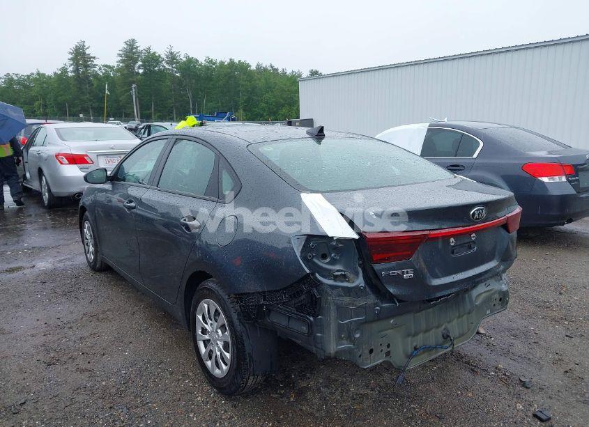 Photo 3 of 2019 Kia Forte FE (VIN 3KPF24AD6KE087975)