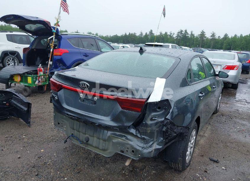 Photo 4 of 2019 Kia Forte FE (VIN 3KPF24AD6KE087975)